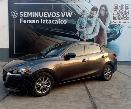 Mazda 2 Sedan i Touring usado (2021) color Gris Titanio precio $289,999