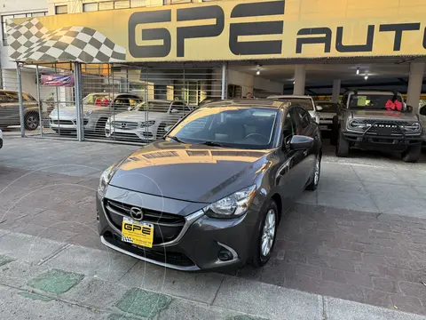 Mazda 2 Sedan i Touring Aut usado (2019) color Gris Titanio precio $209,000