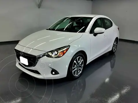 Mazda 2 Sedan i Grand Touring Aut usado (2019) color Blanco Perla precio $267,000