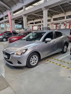 Mazda 2 1.5L V Aut usado (2020) color Plata precio $12.690.000