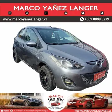 Mazda 2 1.5 S usado (2013) color Gris precio $5.890.000