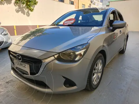 Mazda 2 1.5L V usado (2018) color Plata precio $7.980.000