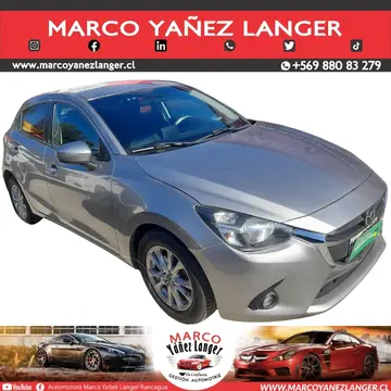 Mazda 2 1.5 V usado (2016) color Gris precio $8.590.000