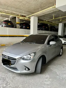 Mazda 2 Touring Aut usado (2016) color Gris Titanio precio $51.000.000