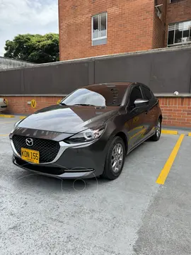 Mazda 2 Touring Aut usado (2022) color Gris precio $71.000.000