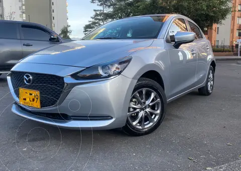 Mazda 2 Touring Aut usado (2021) color Plata precio $66.900.000