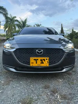 Mazda 2 Touring Aut usado (2023) color Gris Titanio precio $71.000.000