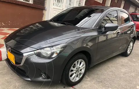 Mazda 2 Touring usado (2017) color Gris Meteoro precio $54.600.000