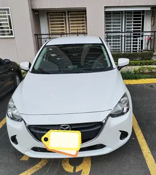 Mazda 2 Prime usado (2019) color Blanco Perla precio $54.000.000