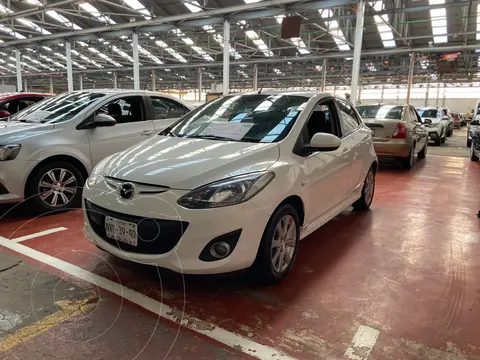 Mazda 2 Touring Aut usado (2012) color Blanco precio $138,500