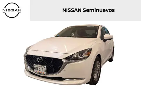 Mazda 2 i Grand Touring MHEV usado (2023) color Blanco precio $295,000