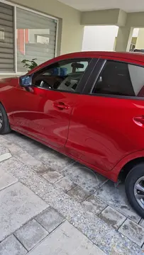 Mazda 2 i Touring Aut usado (2020) color Rojo precio $205,000