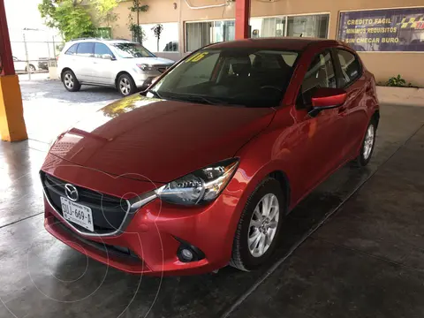 Mazda 2 Touring usado (2016) color Rojo precio $195,000