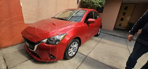 foto Mazda 2 i Touring usado (2016) color Rojo precio $165,000