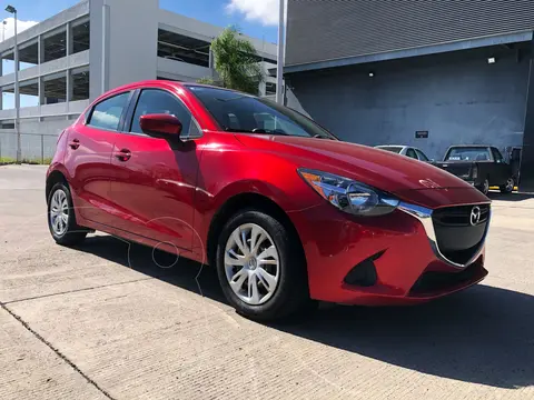 Mazda 2 i usado (2018) color Rojo precio $235,000