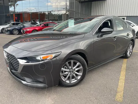 foto Mazda 3 Hatchback Signature usado (2021) color Gris Oscuro precio $365,000