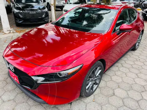 Mazda 3 Hatchback i Grand Touring Aut usado (2024) color Rojo financiado en mensualidades(enganche $120,131 mensualidades desde $10,670)