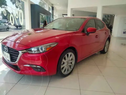 Mazda 3 Hatchback s  Aut usado (2018) color Rojo financiado en mensualidades(enganche $98,700 mensualidades desde $12,916)