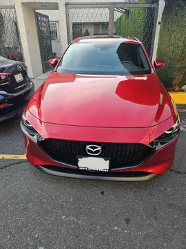 foto Mazda 3 Hatchback i Sport  Aut usado (2021) color Rojo precio $350,000