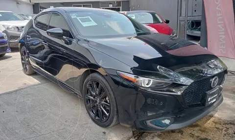 Mazda 3 Hatchback Carbon Edition usado (2023) color Negro financiado en mensualidades(enganche $99,360 mensualidades desde $11,478)