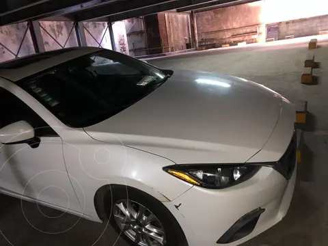 Mazda 3 Hatchback i Touring usado (2015) color Blanco Perla precio $150,000