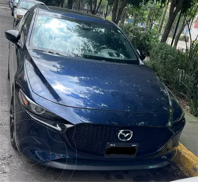 Mazda 3 Hatchback Signature usado (2022) color Azul Marino precio $380,000