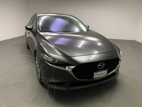 Mazda 3 Sedan I Sport Aut usado (2021) color Gris financiado en mensualidades(enganche $61,000 mensualidades desde $96,000)