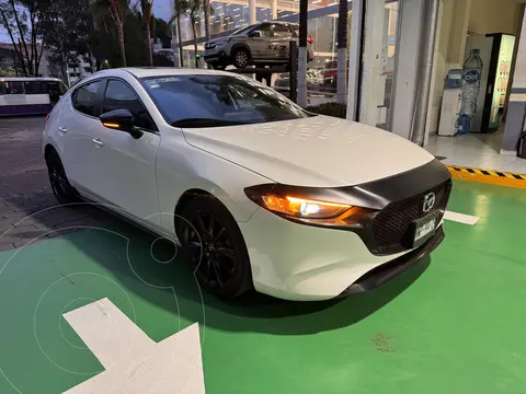 Mazda 3 Hatchback i Sport  Aut usado (2021) color Blanco Perla precio $305,000