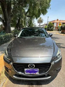 Mazda 3 Hatchback i Touring usado (2018) color Gris Titanio precio $215,000