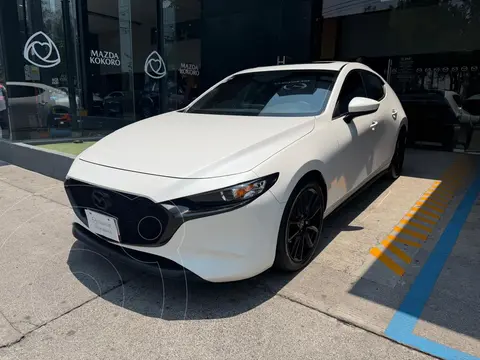 Mazda 3 Hatchback i Sport usado (2025) color Blanco Perla precio $389,000