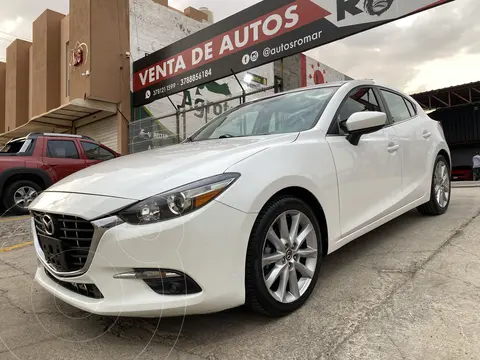 Mazda 3 Hatchback i Sport  Aut usado (2018) color Blanco Perla financiado en mensualidades(enganche $67,000 mensualidades desde $7,600)