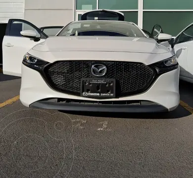 Mazda 3 Hatchback i Sport usado (2021) color Blanco precio $320,000