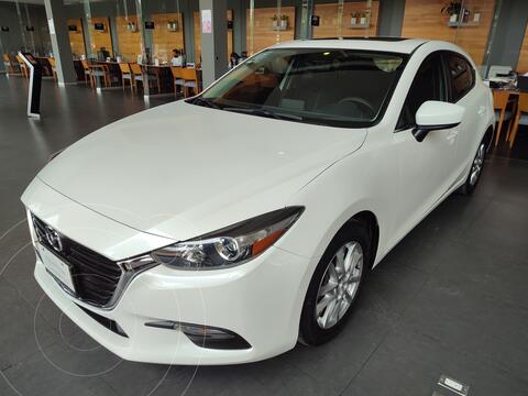 Mazda 3 Hatchback i Touring usado (2017) color Blanco Perla precio $280,000