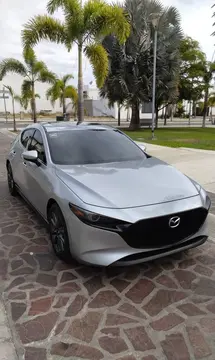 Mazda 3 Hatchback i Grand Touring Aut usado (2022) color Gris Titanio precio $390,000