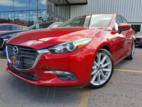 Mazda 3 Hatchback Signature usado (2017) color Rojo financiado en mensualidades(enganche $70,000 mensualidades desde $5,075)