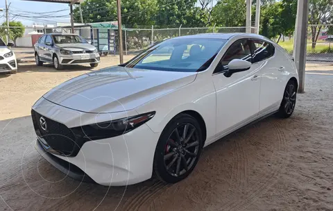 Mazda 3 Hatchback i Grand Touring Aut usado (2023) color Blanco Perla precio $368,000