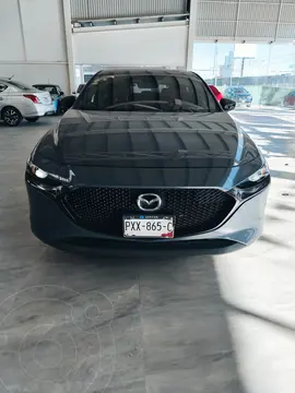 Mazda 3 Hatchback s Grand Touring usado (2021) color Gris Titanio precio $385,000