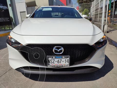 foto Mazda 3 Hatchback i Sport usado (2020) color Blanco Perla precio $335,000