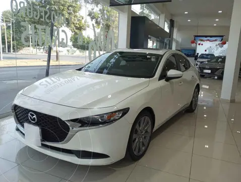 Mazda 3 Hatchback i Sport usado (2023) color Blanco financiado en mensualidades(enganche $79,800 mensualidades desde $8,814)