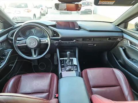 Mazda 3 Hatchback CARBON EDITION usado (2023) color Negro precio $450,000