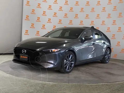 Mazda 3 Hatchback Signature usado (2024) color Gris precio $420,000