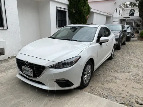 Mazda 3 Hatchback i Touring usado (2016) color Blanco Perla precio $219,000