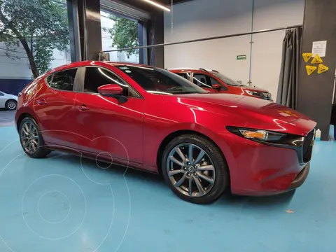 foto Mazda 3 Hatchback i Sport usado (2022) color Rojo precio $409,000