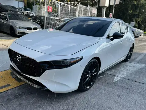 Mazda 3 Hatchback s Grand Touring usado (2021) color Blanco Perla financiado en mensualidades(enganche $97,417 mensualidades desde $10,196)