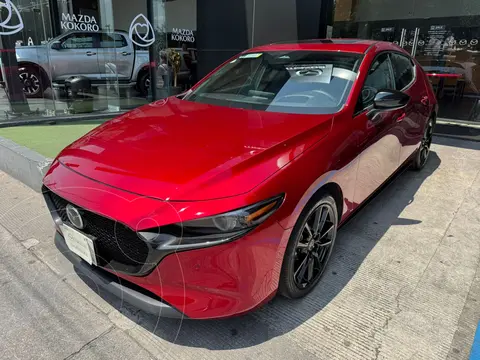 Mazda 3 Hatchback Signature usado (2025) color Rojo precio $487,000