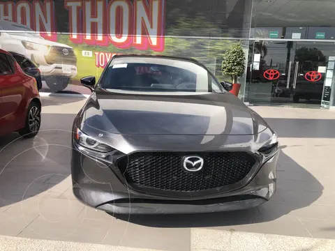 Mazda 3 Hatchback Signature usado (2021) color Gris Metalico precio $400,000