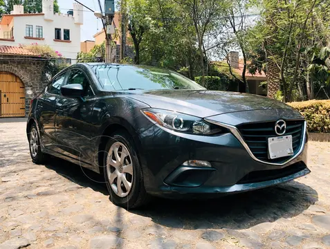 Mazda 3 Sedan i usado (2016) color Gris Meteoro precio $207,000