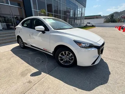 Mazda 3 Sedan i Sport usado (2024) color Blanco financiado en mensualidades(enganche $60,500 mensualidades desde $7,359)