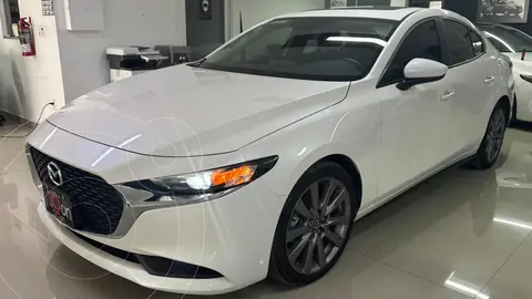 Mazda 3 Sedan i Sport usado (2024) color Blanco financiado en mensualidades(enganche $103,550 mensualidades desde $7,918)