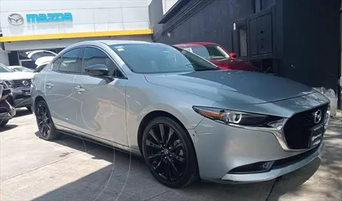 Mazda 3 Sedan Signature usado (2022) color plateado precio $395,000